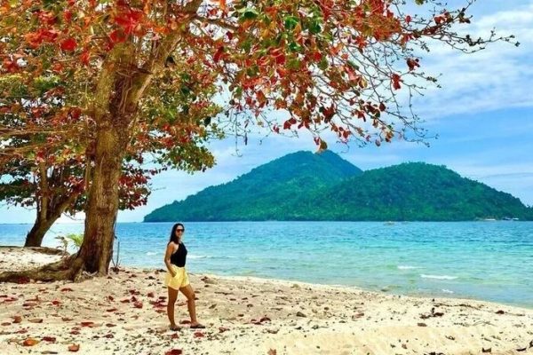 Menjelajahi Pulau Randayan, Surga Tersembunyi di Kalimantan Barat