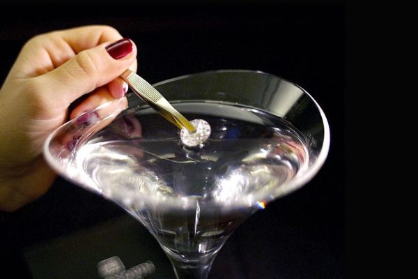 Diamond Is Forever Martini, Koktail Mewah dengan Sentuhan Berlian